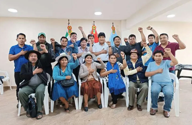 MAS confirma el envío de 2.000 “delegados” a Santa Cruz para eliminar bloqueos