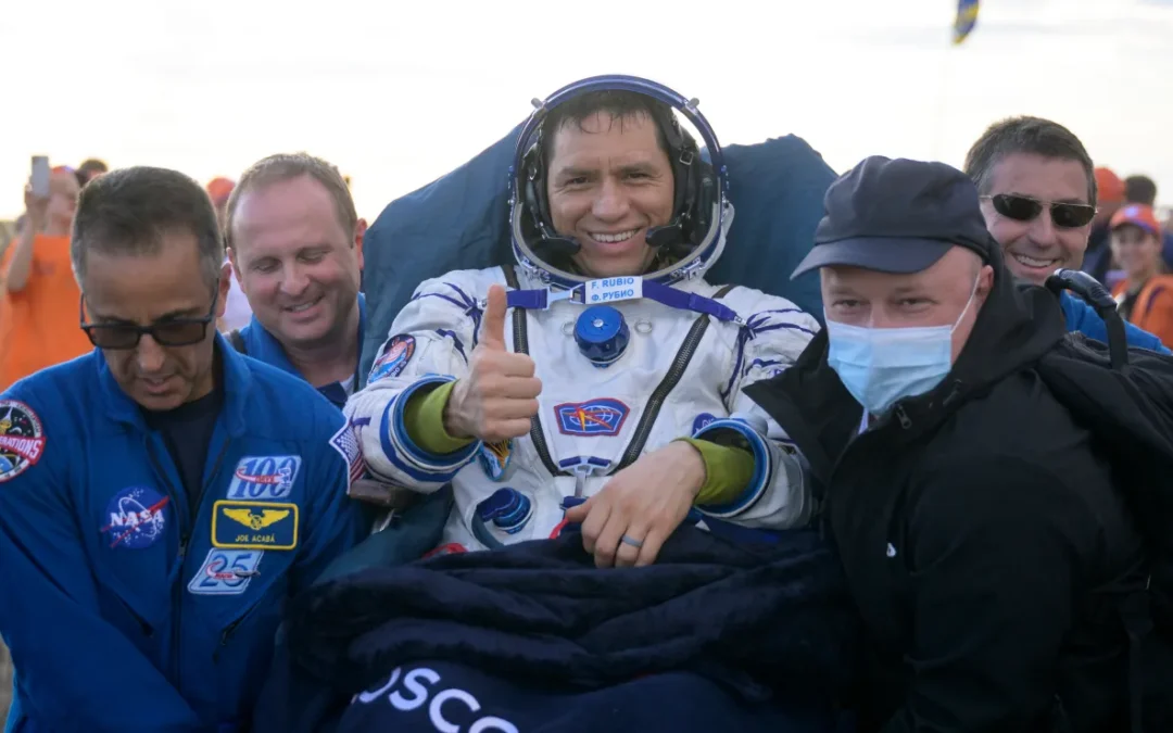 Astronauta hispano regresó finalmente a la tierra tras récord de permanecer más de un año en el espacio