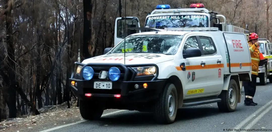 Decenas de incendios arden sin control en Australia