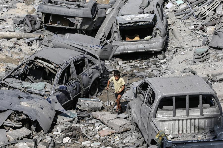 Al menos 2.455 muertos y cerca de 10.000 heridos deja fuerte terremoto en Afganistán