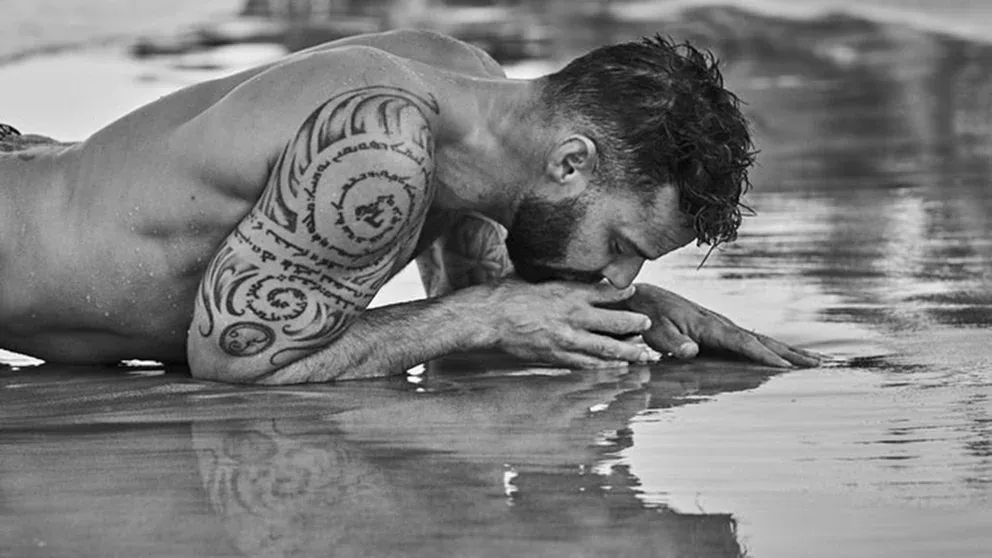 Ricky Martin sensual en las playas de Puerto Rico