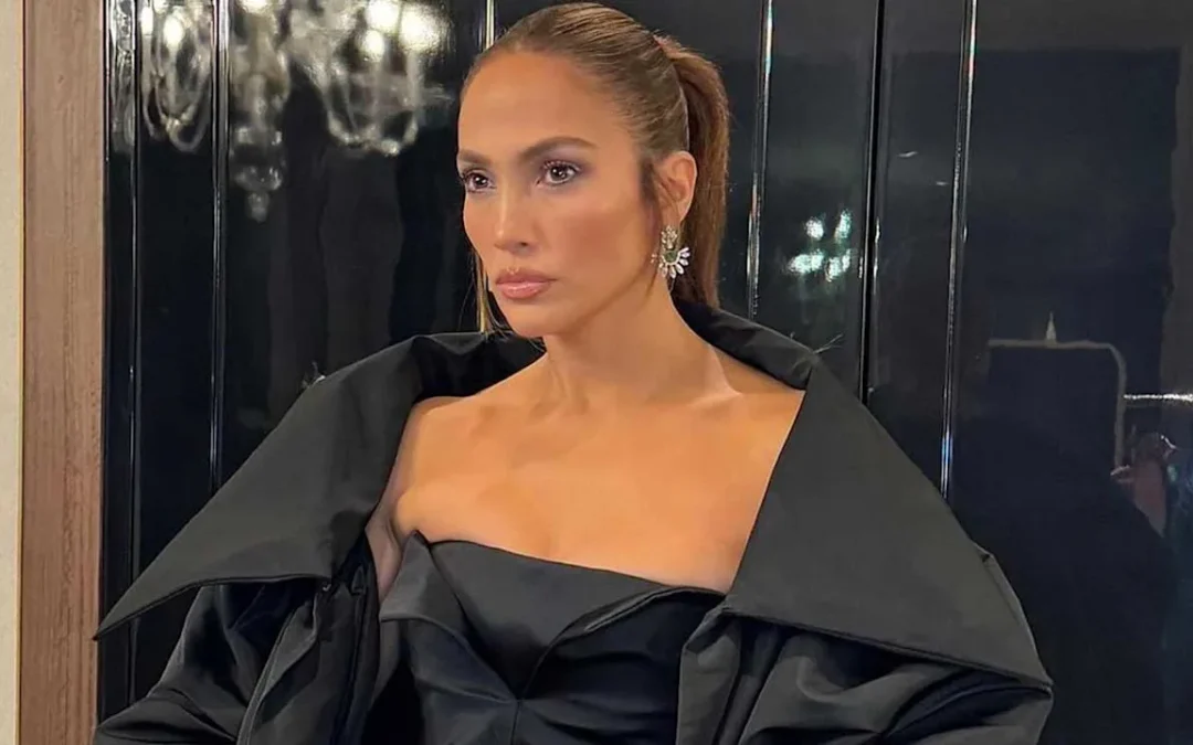Jennifer Lopez convertida en una auténtica diva de Hollywood con su último look en Dubai