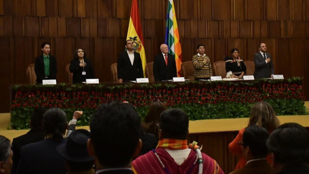 TSE entrega credenciales a electos; pide administrar justicia con ‘equidad’ y ‘sin presiones’