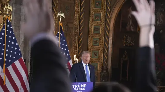 Trump se compromete a ampliar el muro con México
