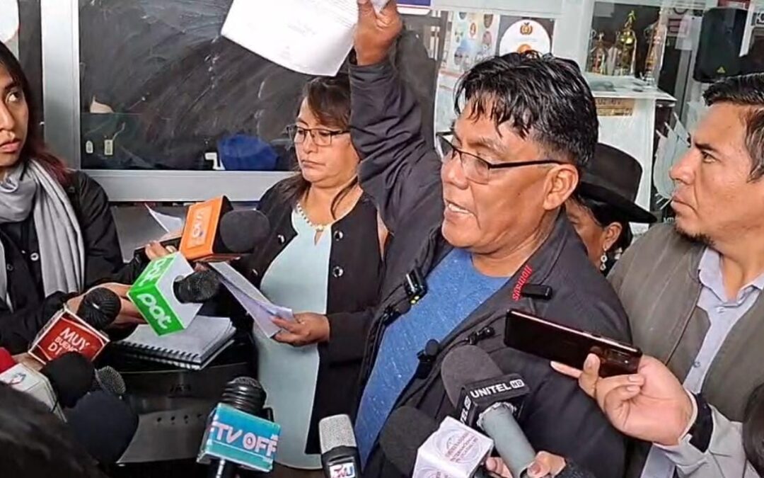 Diputado evista denuncia viajes costosos de los hijos del Presidente y pide investigación al Fiscal General