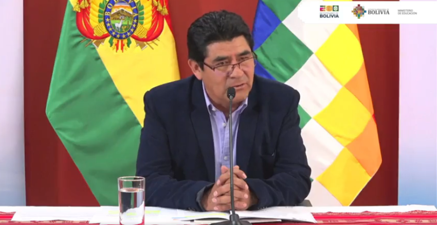 Ministro Veliz rompe el silencio, niega acusaciones y responsabiliza al evismo