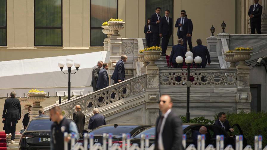 Empiezan las negociaciones entre Rusia y Ucrania en Estambul para poner fin a la guerra