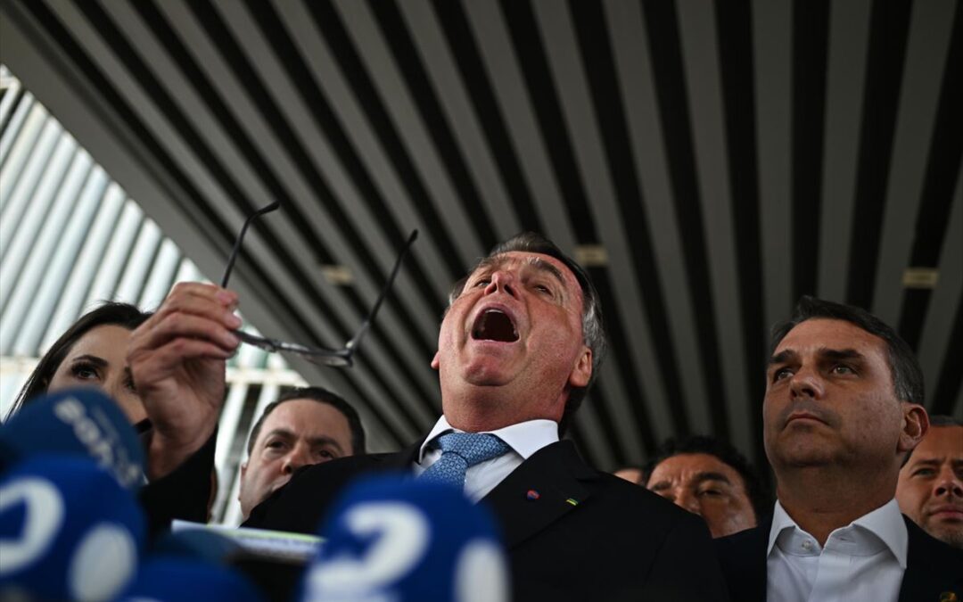 El ultraderechista Jair Bolsonaro y siete de sus aliados, imputados por rebelión e intento de golpe de Estado
