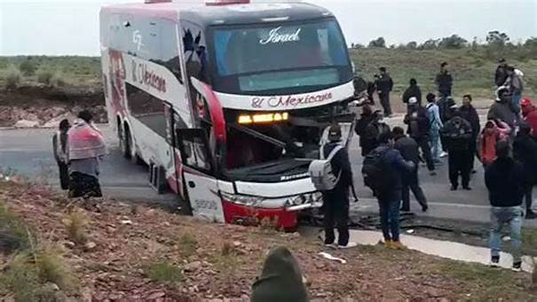 Tránsito, inicia proceso por conducción peligrosa contra conductores del bus encunetado