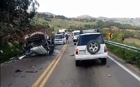 Colisión múltiple deja heridos y fallecidos en la ruta a Sacaba