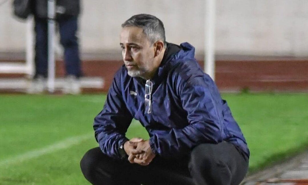 DT de Bolívar se disculpa por agredir verbalmente a periodista tras llamarlo “entrenador”