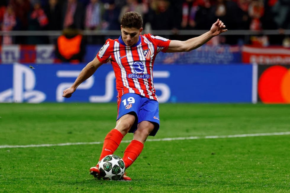 Julián habló por primera vez del penal anulado ante el Real Madrid