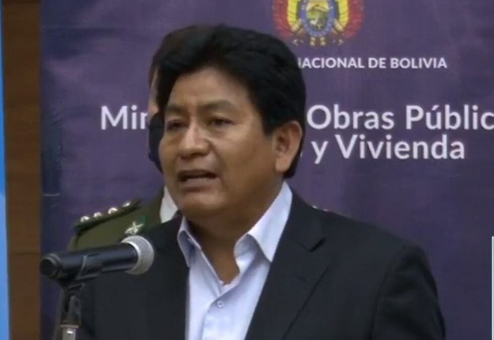 Emiten mandamiento de apremio contra el ministro de Obras Públicas