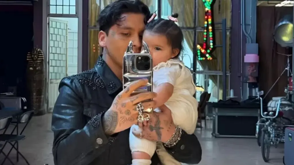 Christian Nodal reaparece con su hija Inti en brazos: así fue el inesperado reencuentro