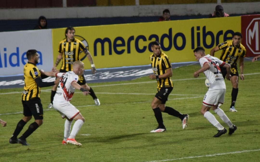 Nacional Potosí cede terreno en la Copa Sudamericana tras empatar con Guaraní