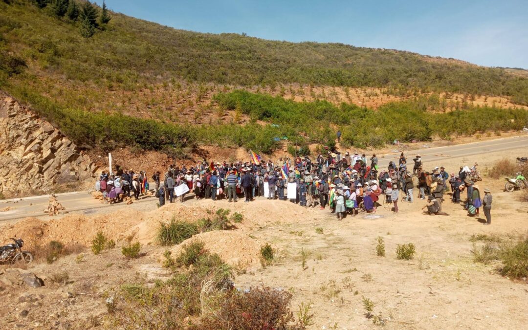 La jornada cierra con 24 puntos de bloqueo, más de la mitad concentrados en Cochabamba