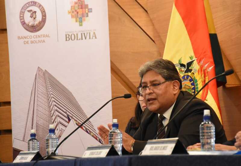 BCB niega renuncia de su presidente Edwin Rojas